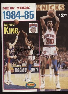 1984/85 NY Knick Program Bernard King Auto B & E Holo - Autographed NFL Magazines