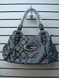Gorgeous bag inspired by Gucci.This lovely leather-like handbag offers comfort and fashion