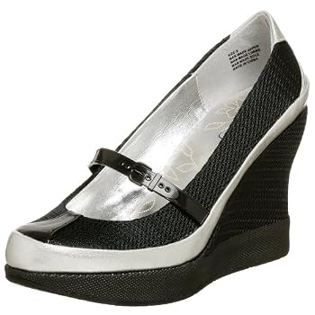 Jessica Simpson Women's Tippy Wedge