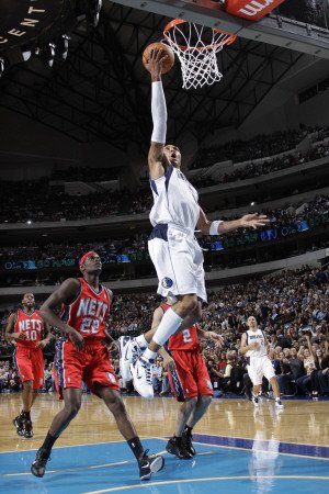 New Jersey Nets v Dallas Mavericks: Shawn Marion and Anthony Morrow Photographic Poster Print by Danny Bollinger, 24x36