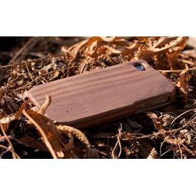 [MADE FROM RAW WOOD] Walnut Case for iPhone 4/4S (Plain) by SigniCASE