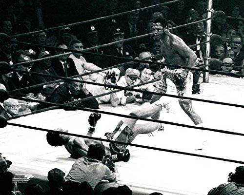 Joe Frazier Vs. Muhammad Ali at Madison Square Garden on March 8, 1971 Photo