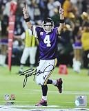 Brett Favre Autographed Minnesota Vikings MNF "Pink Shoes 8x10