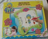 Fifi And The Flowertots - Fifi And Friends Light  N  Tace ( requiries 3 x (1.5volt ) Batteries