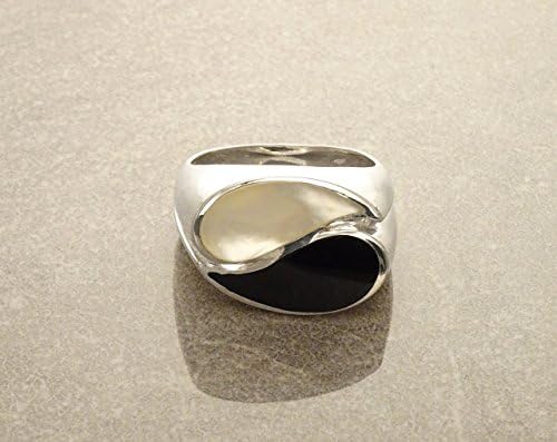 Yin Yang Ring - Black &amp; White Ring - Sterling Silver - Band Ring - Mother of Pearl - Black Onyx - Modern Ring - Design Ring . Statement.
