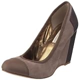 Cynthia Vincent Womens Chase Wedge Pump