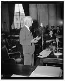 Photo Reprint Dun and Bradstreet head says small businesses are stabilizers in the national economy. Washington,