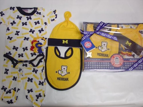 Michigan Wolverines Newborn / Baby / Infant 5pc Playwear Gift Set