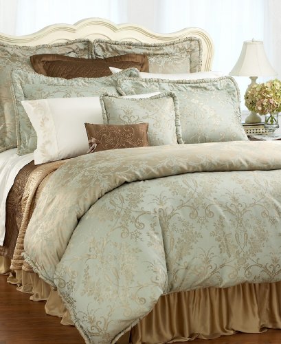 Court of Versailles Lyon Bedding Collection