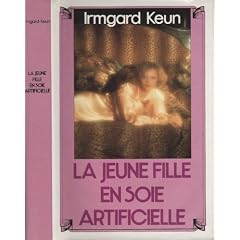 La jeune fille en soie artificielle