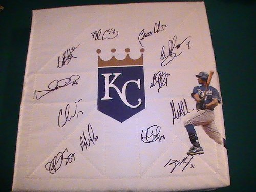 2010 KANSAS CITY ROYALS TEAM SIGNED AUTOGRAPHED BASEBALL BASE COA + PROOF PHOTO