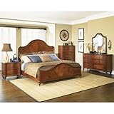 Crest Haven Panel Bedroom Set (King) by Magnussen