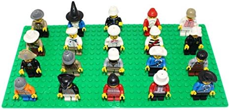 Future Creator Minifigures (Pack of 20, Color May Vary) With a Green Baseplate 10" x 5"