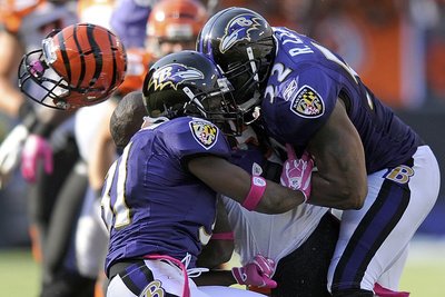 Bengals Ravens Football: Baltimore, MD - Ray Lewis Photographic Poster Print by Nick Wass, 18x12