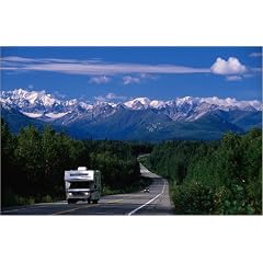 Poster 90 x 60 cm - "RV (Recreational Vehicle) on Parks Highway, Alaska Range." von Kraig Lieb / Lonely Planet Images - auch in anderen Gr��en und als Leinwandbild erh�ltlich