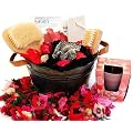 handverpacktes Wellnessgeschenke Set ROSENZAUBER mit Massageb�rste und Peelingbadekn�ul sowie Wellnessbad Rose und Rosenduftkerze plus Rosenpotpourri im Zinkbottich als Geschenke zum Geburtstag