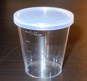 small plastic glasses with lids
