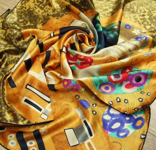 Prettystern - 90cm X 90cm Kunstdruck Jungendstil Seidentuch - Gustav Klimt - der Kuss