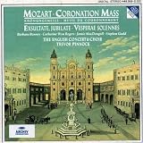 Music : Mozart: Coronation Mass; Exsultate jubilate; Vesperae solennes /Pinnock
