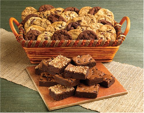 Geoff & Drew's Fancy Wicker Gift Basket - 24 Assorted Cookies & 16 Assorted... by Geoff & Drew's