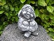 steinfiguren garten