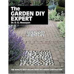 The Garden D.I.Y. Expert (Expert books)