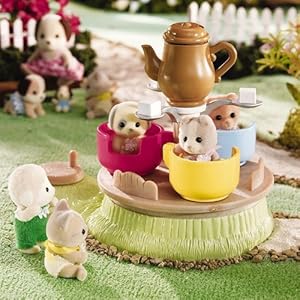 Calico Critters-Baby-Spielplatz-Tee-Cup-Fahrt: Amazon.de: Spielzeug