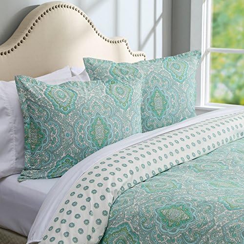 3 Pieces Soft &amp; Light Weight Duvet Cover Set in Reversible Teal / Light Blue Damask Pattern - Full / Queen Size