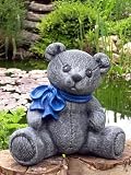 Eigenschaften Tiefes Kunsthandwerk GbR  / Tierfigur Steinfigur Teddy Bär groß mit Schleife schiefergrau