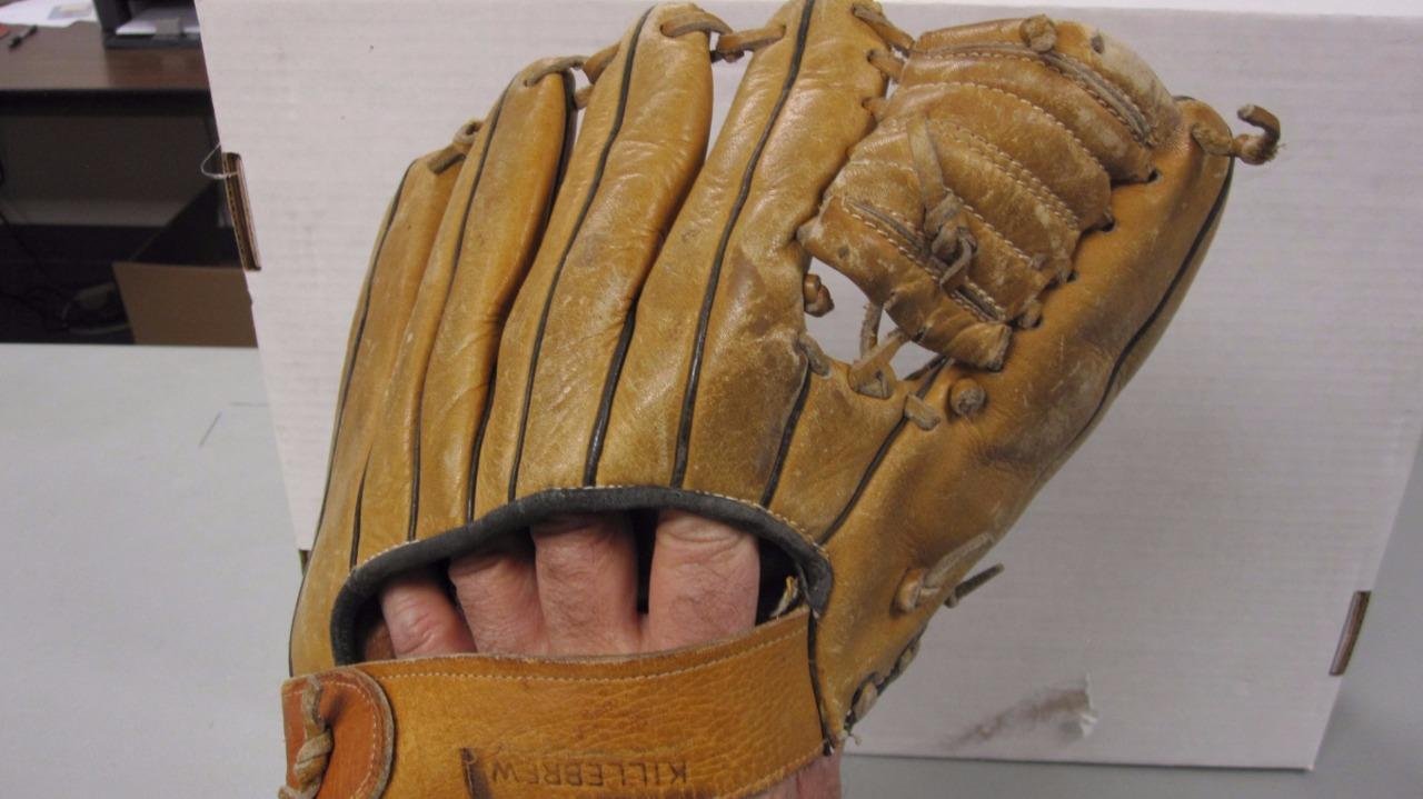 W VINTAGE BASEBALL GLOVE NICE 2630 HARMON KILLEBREW