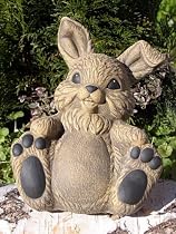 Steinfigur Hase Steinguss Hellbraun