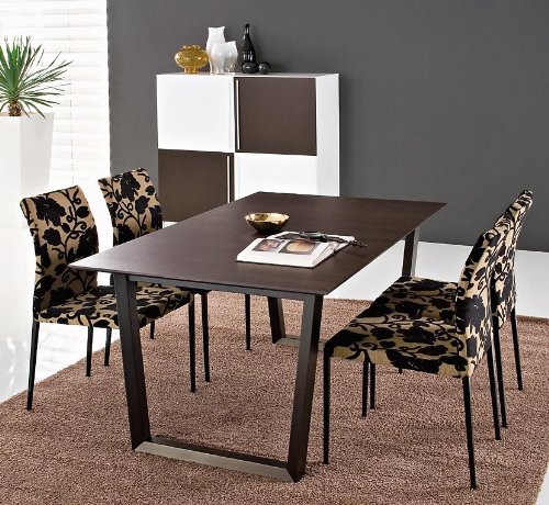 Italienische Design – Essgruppe / 5 teilig / massiver Ausziehtisch / 4 Lehnstühle mit Strukturbezug