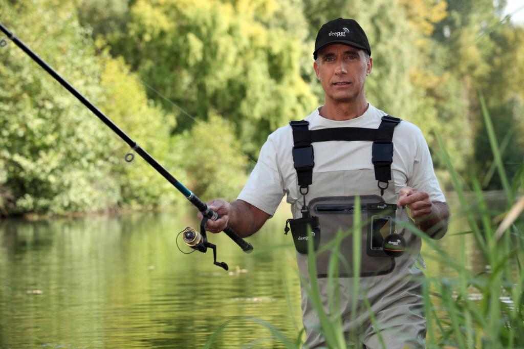 NEW Deeper Smart Portable Fish Finder for Smartphone or Tablet, Black, DP0H10S10 eBay