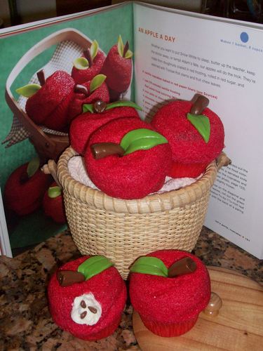 What's New, Cupcake?: Ingeniously Simple Designs for Every Occasion [Paperback]