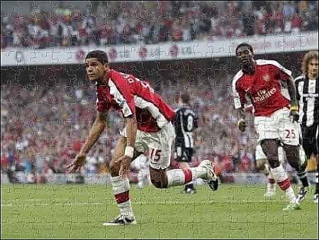 Jigsaw of Denilson celebrates scoring Arsenals 3rd goal from Arsenal FC