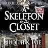 A Skeleton in the Closet: A Kate Lawrence Mystery, Book 3