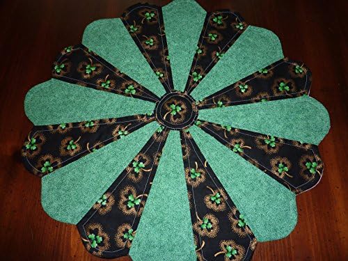 Golden Shamrocks Table Topper
