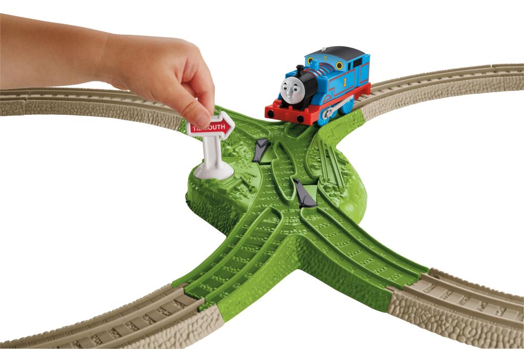 Thomas the Train TrackMaster Deluxe Starter Set Toys & Games