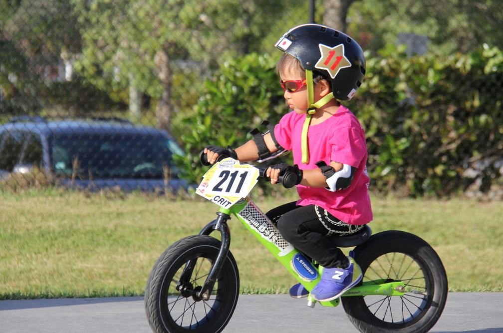 Amazon.com : Strider Knee and Elbow Pad Set, Black : Childrens ... Amazon.com : Strider Knee and Elbow Pad Set, Black : Childrens ...