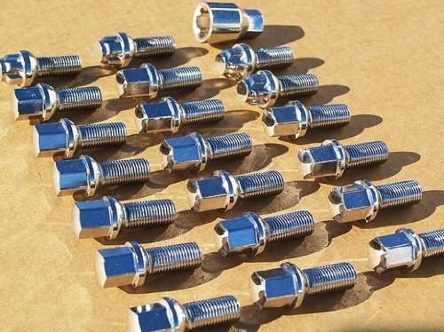 Porsche chrome lug bolts: 14 x 1.5 (30mm) - set of 20