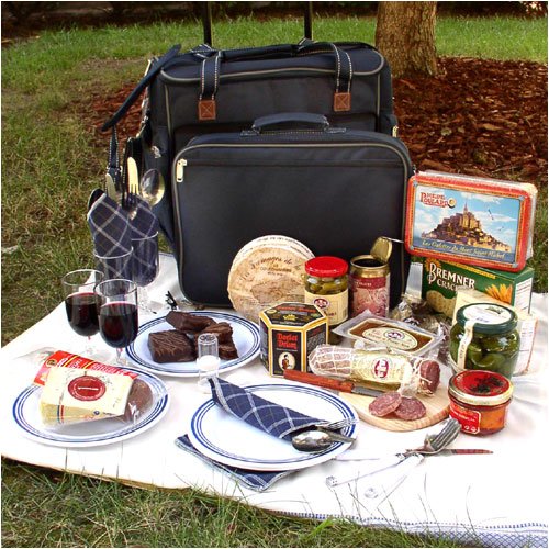 Luxury Picnic Basket (31 Pound) by igourmet.com by igourmet