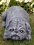 Eigenschaften Tiefes Kunsthandwerk GbR  / Tierfigur Steinfigur Mops Hund groß schiefergrau