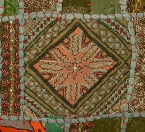 Imagen 3 de Fundas de cojines bordados con fuertes Tamaño Patch Work 17 x 17 pulgadas Juego de 2 piezas