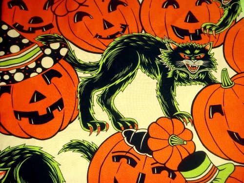 Vintage Style Halloween Table Runner and Napkins