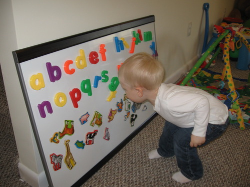 Melissa & Doug 20 Animal Magnets in a Box