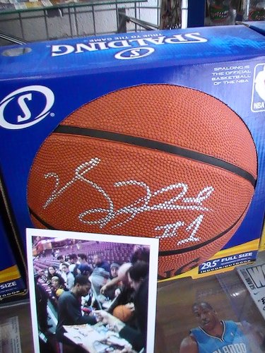 DERRICK ROSE AUTOGRAPHED SIGNED BASKETBALL CHICAGO BULLS COA & TAMPER PROOF HOLOGRAM + PROOF PIC