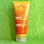 Body Shop Vitamin C Facial Cleansing Polish