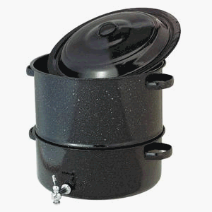 Columbian Home Prod. 6316-1 Covered Seafood and Clam Steamer