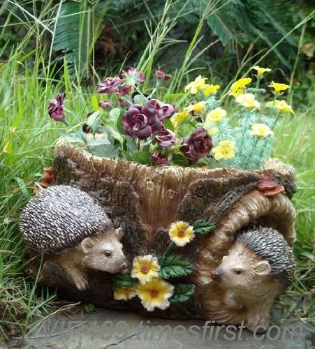 Alpine FHT372 Hedgehog Polyresin Planter