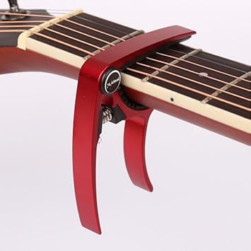 【クリックで詳細表示】【全7色】 2015年 モデル ギター カポタスト Guitar Capo フォーク エレキ 用 0.58 mm 0.71 mm 0.81 mm ピック 各2個 クロス 付き (2. レッド 赤)： スポーツ＆アウトドア